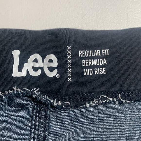 Lee denim regular fit Bermuda mid rise shorts size 16 M in good condition - Picture 10 of 11